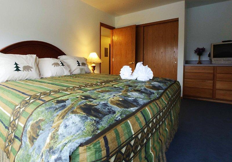 Frontier Suites Hotel In Джуно Екстер'єр фото