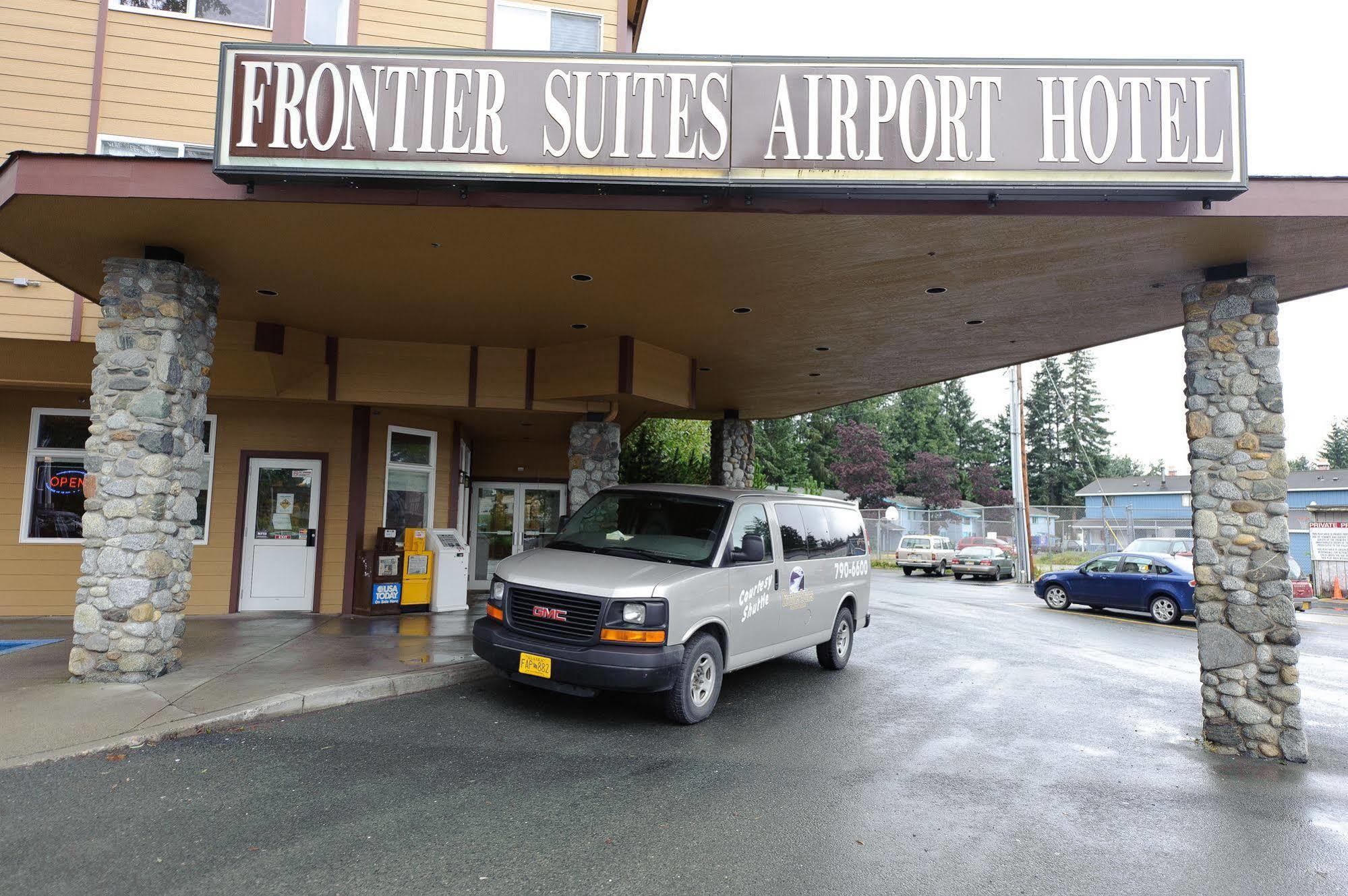 Frontier Suites Hotel In Джуно Екстер'єр фото