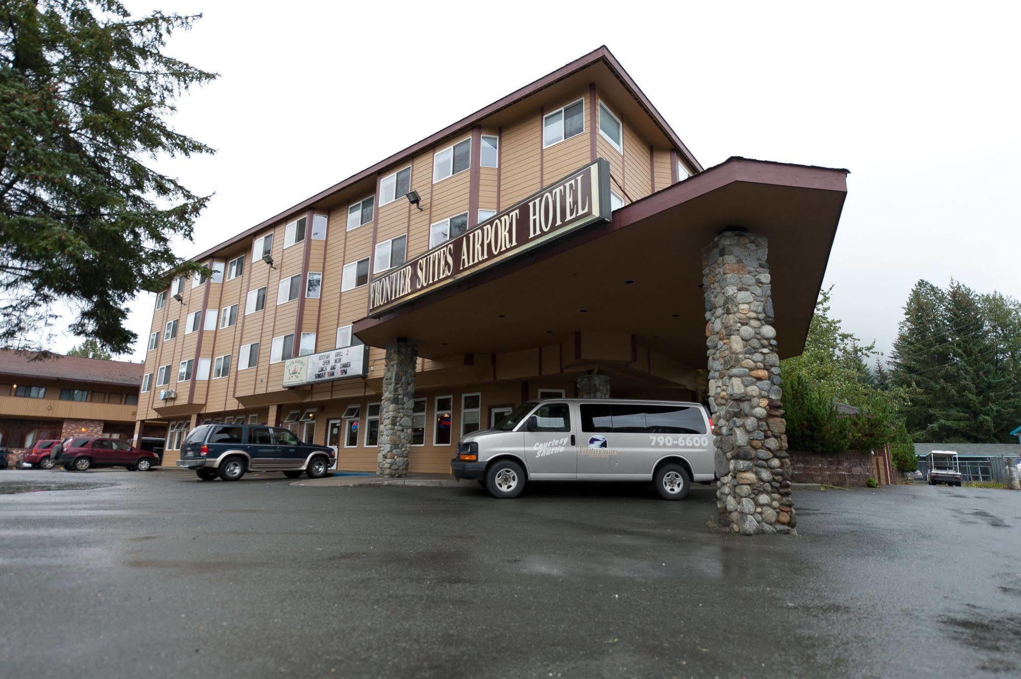 Frontier Suites Hotel In Джуно Екстер'єр фото