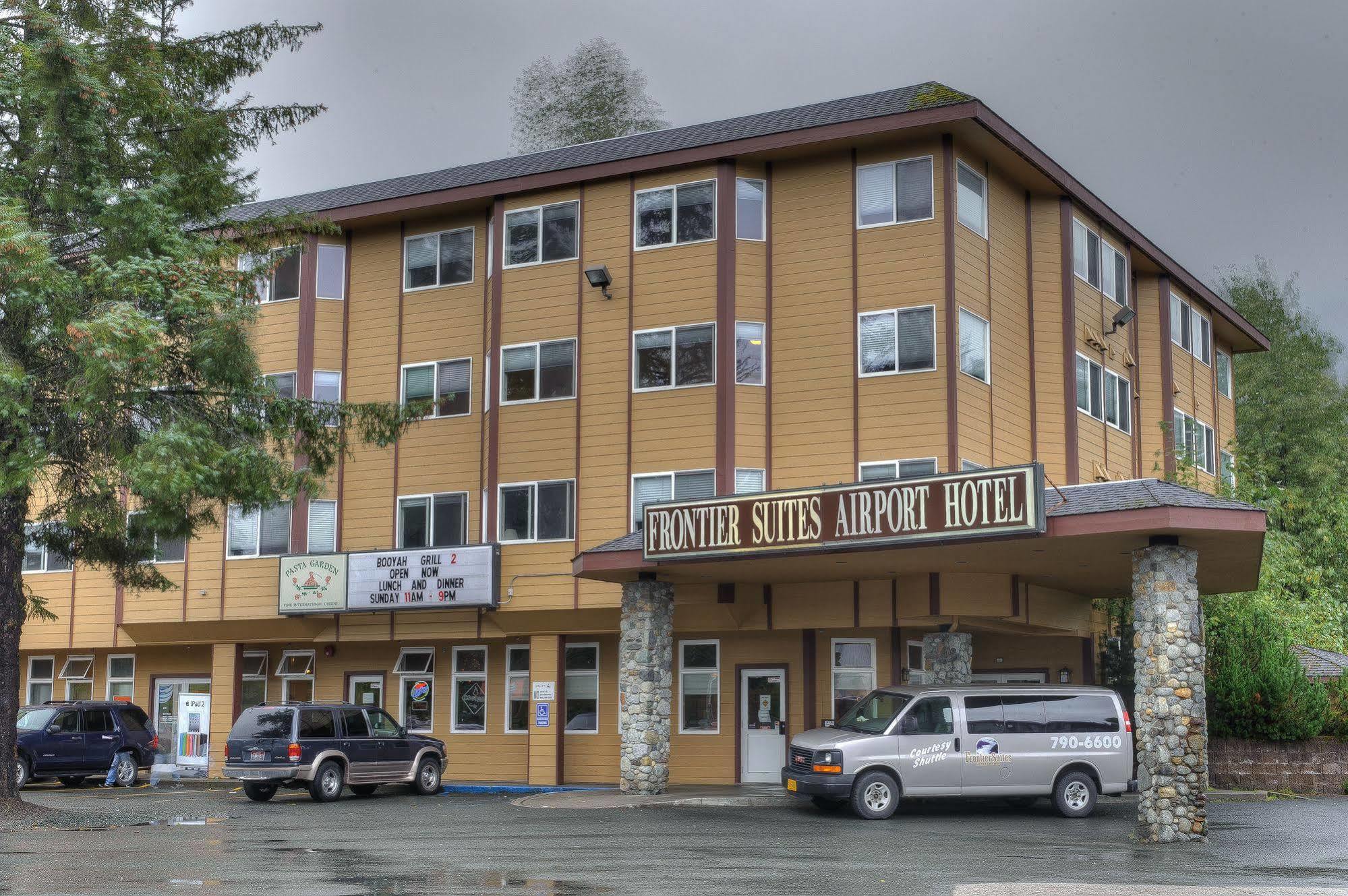 Frontier Suites Hotel In Джуно Екстер'єр фото